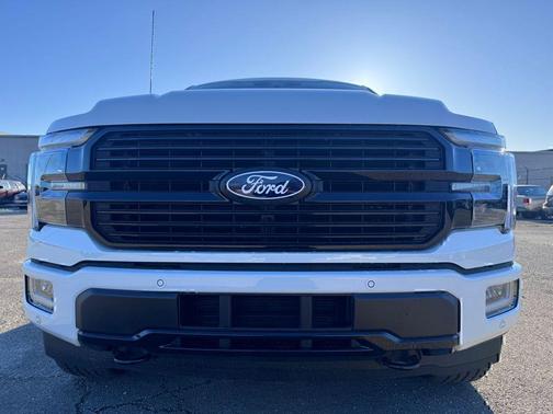 STAR WHITE METALLIC TRICOAT 2026 Ford F-150 Platinum