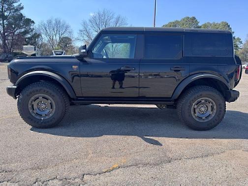 SHADOW BLACK 2025 Ford Bronco Badlands