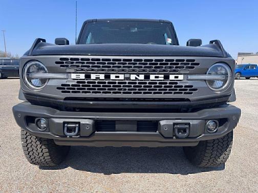 SHADOW BLACK 2025 Ford Bronco Badlands