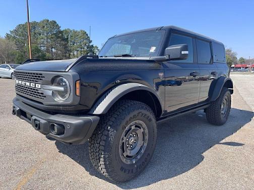 SHADOW BLACK 2025 Ford Bronco Badlands