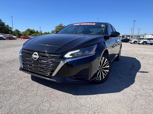 Super Black 2025 Nissan Altima 2.5 SV