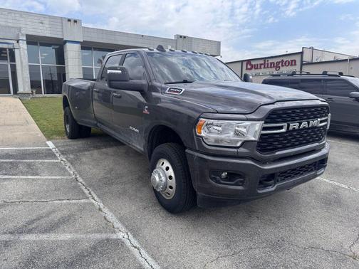 Granite Crystal Metallic Clearcoat 2024 RAM 3500 Big Horn Crew Cab 4x4 8' Box