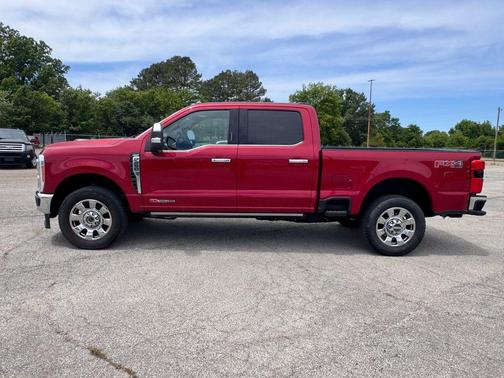 RAPID RED 2023 Ford F-250 Lariat