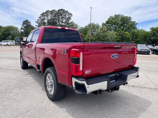 RAPID RED 2023 Ford F-250 Lariat