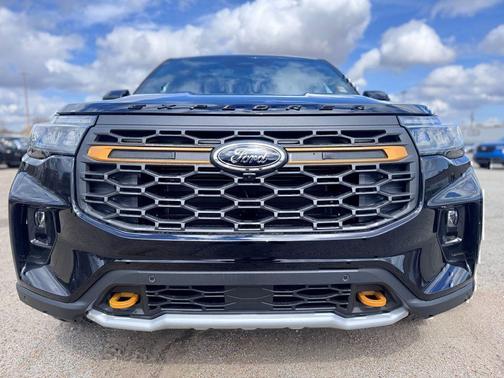 AGATE BLACK METALLIC 2026 Ford Explorer Tremor