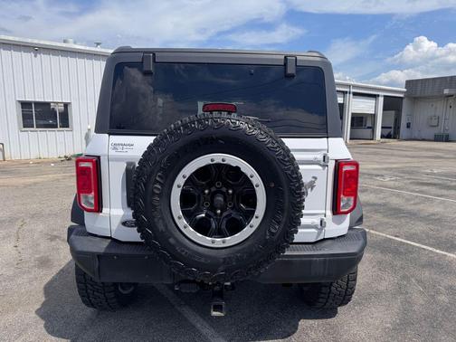 OXFORD WHITE 2023 Ford Bronco Black Diamond