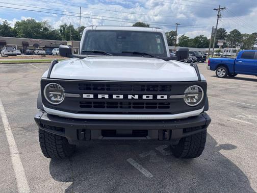 OXFORD WHITE 2023 Ford Bronco Black Diamond