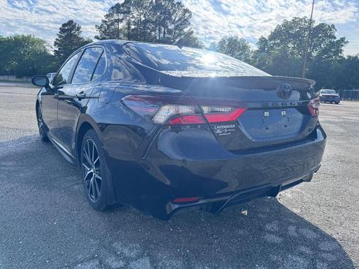 Midnight Black Metallic 2021 Toyota Camry SE