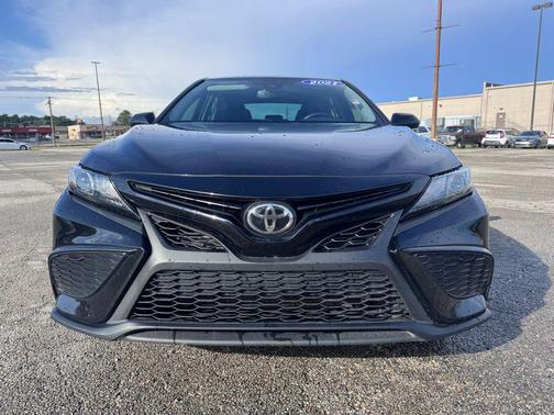 Midnight Black Metallic 2021 Toyota Camry SE