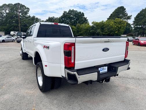 Star White Metallic Tri-Coat 2026 Ford F-450 Lariat