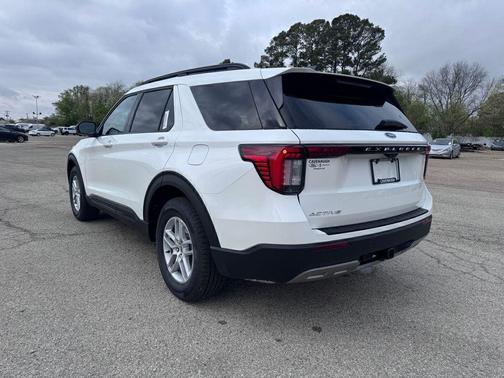 Star White Metallic Tri-Coat 2026 Ford Explorer Active