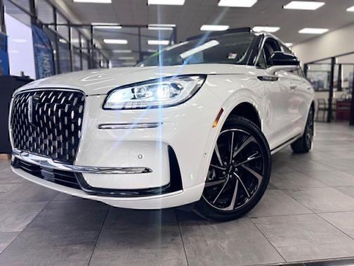 PRISTINE WHITE MET 3C 2024 Lincoln Corsair Grand Touring