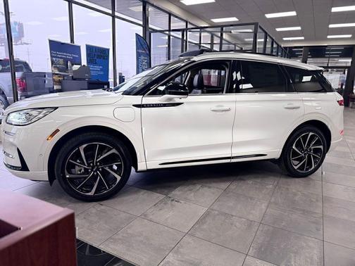 PRISTINE WHITE MET 3C 2024 Lincoln Corsair Grand Touring
