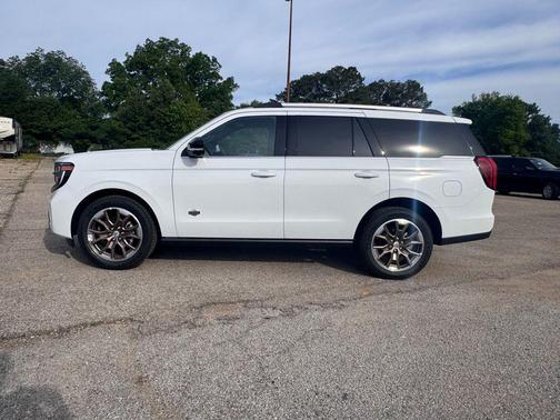 OXFORD WHITE 2026 Ford Expedition King Ranch