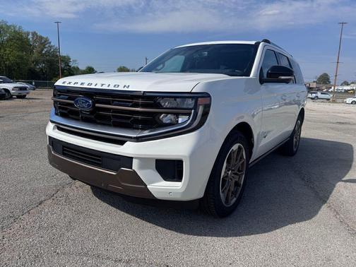 Star White Metallic Tri-Coat 2026 Ford Expedition King Ranch