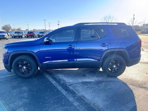 2023 GMC Acadia AWD AT4
