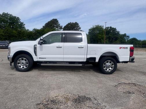 OXFORD WHITE 2026 Ford F-350 Lariat