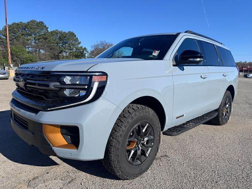 GLACIER GRAY MET TRI-COAT 2026 Ford Expedition Tremor