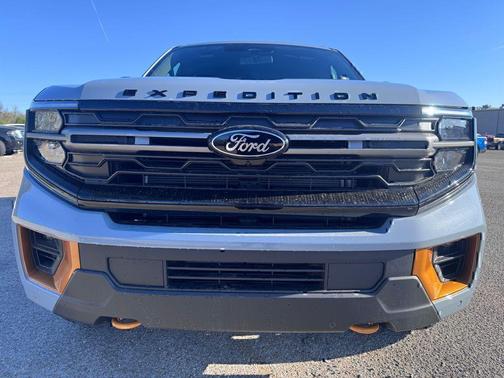 GLACIER GRAY MET TRI-COAT 2026 Ford Expedition Tremor