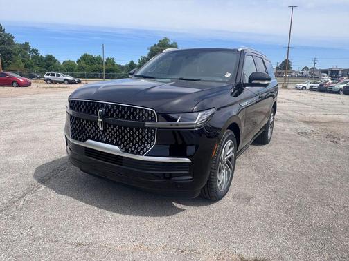 INFINITE BLACK MET CC 2026 Lincoln Navigator Reserve