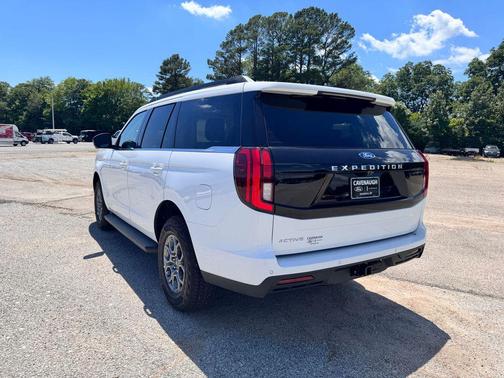 OXFORD WHITE 2026 Ford Expedition Active