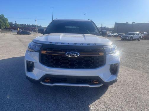 SPACE WHITE METALLIC 2026 Ford Explorer Tremor