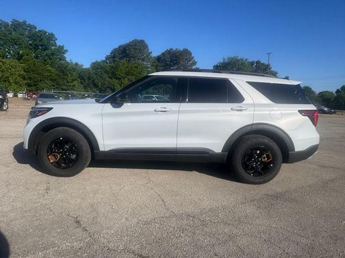 SPACE WHITE METALLIC 2026 Ford Explorer Tremor