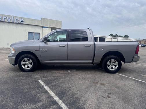 Billet Silver Metallic Clearcoat 2019 RAM 1500 SLT