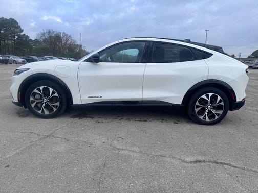 STAR WHITE MET TRI-COAT 2023 Ford Mustang Mach-E Premium