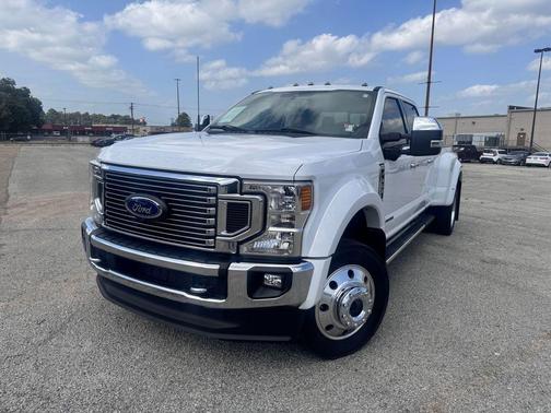 Oxford White 2022 Ford F-450 Lariat