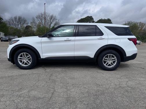 Oxford White 2026 Ford Explorer Active