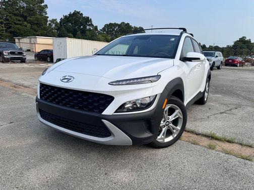 Lunar White 2023 Hyundai KONA SEL