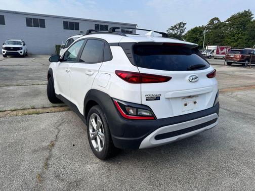 Lunar White 2023 Hyundai KONA SEL