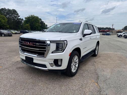 White Frost Tricoat 2023 GMC Yukon SLT