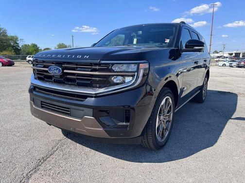 Agate Black Metallic 2026 Ford Expedition King Ranch