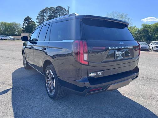 Agate Black Metallic 2026 Ford Expedition King Ranch