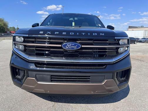 Agate Black Metallic 2026 Ford Expedition King Ranch