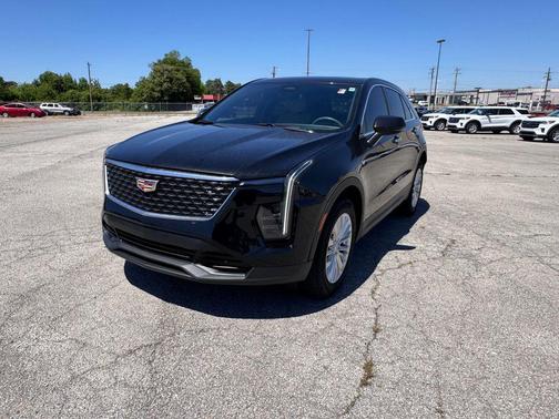 Stellar Black Metallic 2024 Cadillac XT4 Luxury