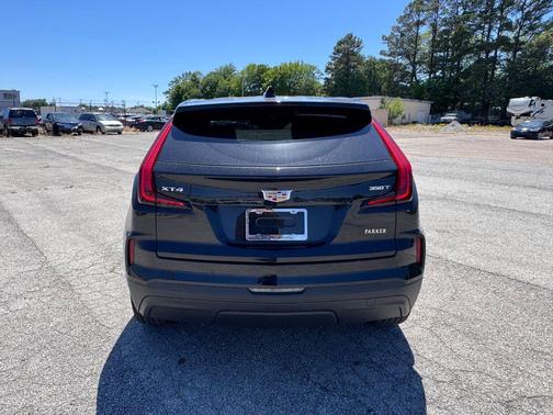 Stellar Black Metallic 2024 Cadillac XT4 Luxury