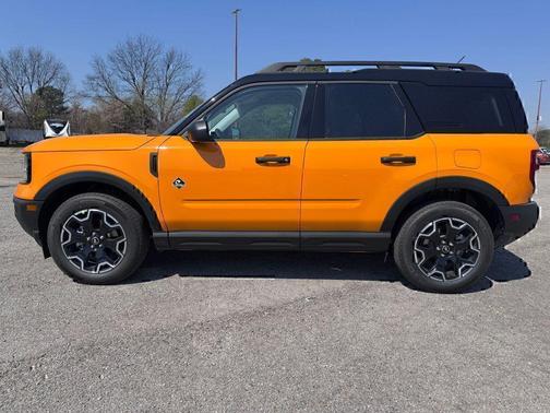 ORANGE FURY METALLIC TRI-COAT 2026 Ford Bronco Sport Outer Banks