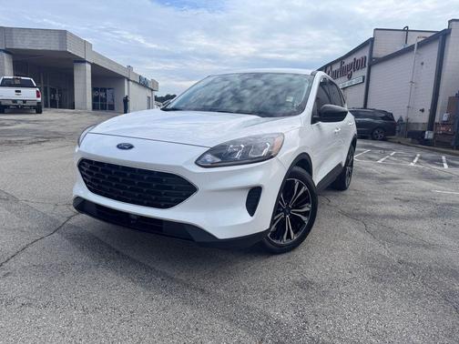 STAR WHITE METALLIC TRI-COAT 2021 Ford Escape SE