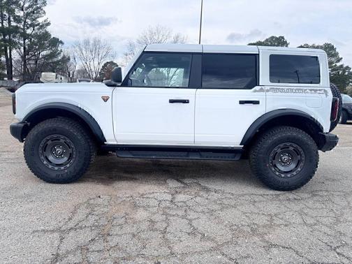 OXFORD WHITE 2025 Ford Bronco Badlands