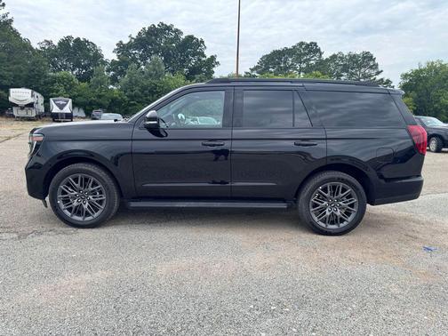 AGATE BLACK METALLIC 2026 Ford Expedition Platinum