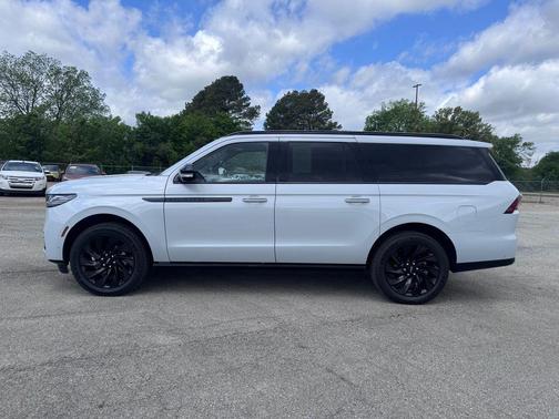 2025 Lincoln Navigator Reserve