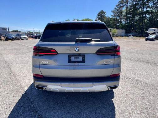 Skyscraper Grey Metallic 2025 BMW X5 xDrive40i