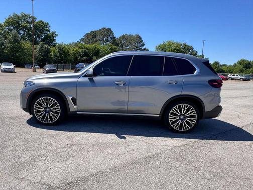 Skyscraper Grey Metallic 2025 BMW X5 xDrive40i