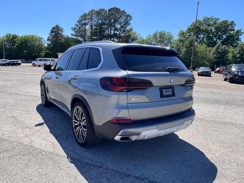 Skyscraper Grey Metallic 2025 BMW X5 xDrive40i