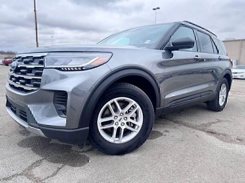 CARBONIZED GRAY METALLIC 2026 Ford Explorer Active w/200A Pkg