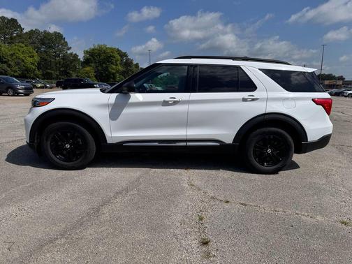 OXFORD WHITE 2024 Ford Explorer XLT
