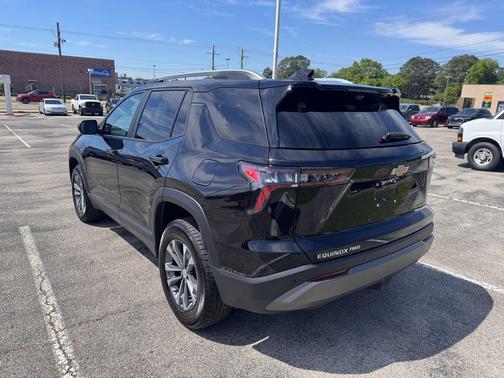 Mosaic Black Metallic 2025 Chevrolet Equinox 1LT